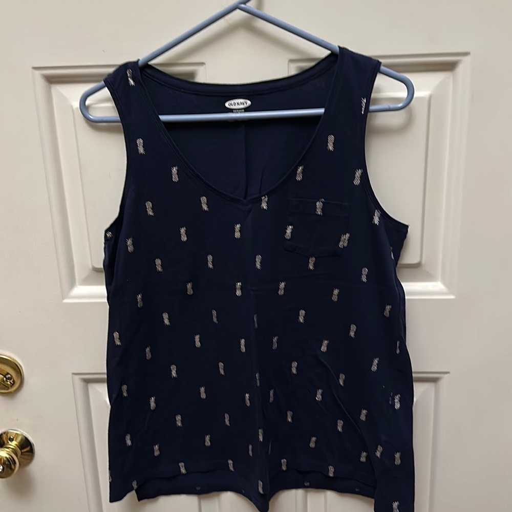 Old Navy women’s tank top, navy with silver pineapples, L